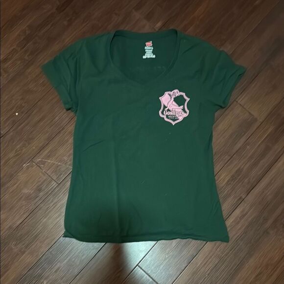 Goslings Rum Green V Neck T Shirt Pink Logo Writing NWOT - T Shirt - Womens - Picture 1 of 4